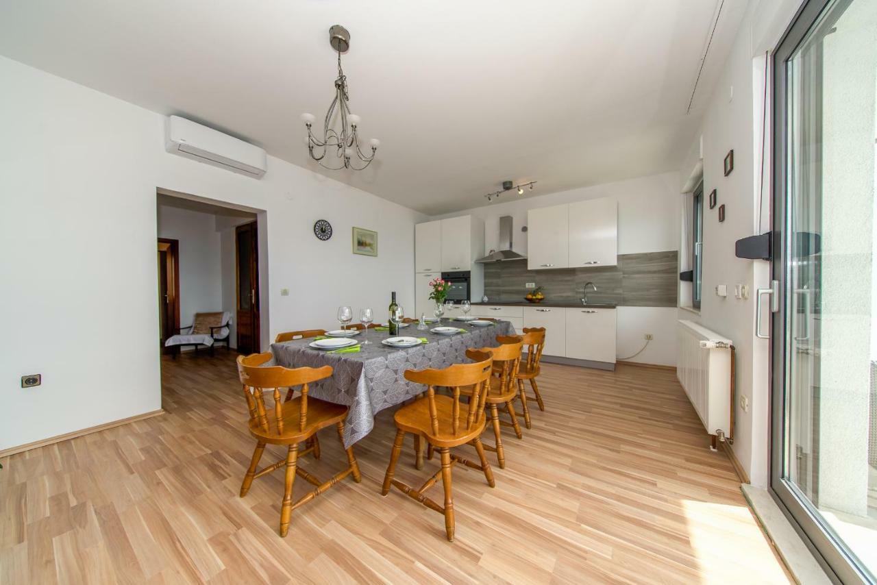 Apartments L&L Dugi Rat Εξωτερικό φωτογραφία