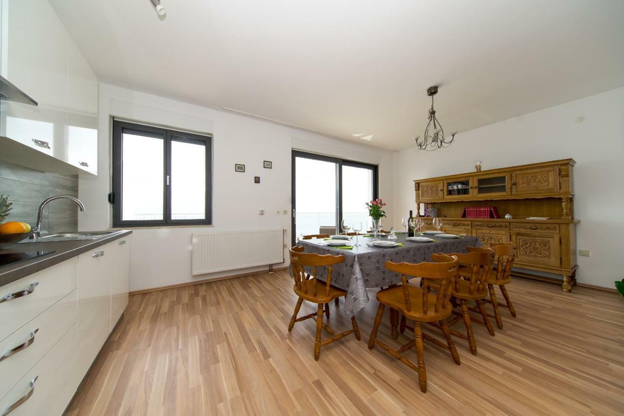 Apartments L&L Dugi Rat Εξωτερικό φωτογραφία