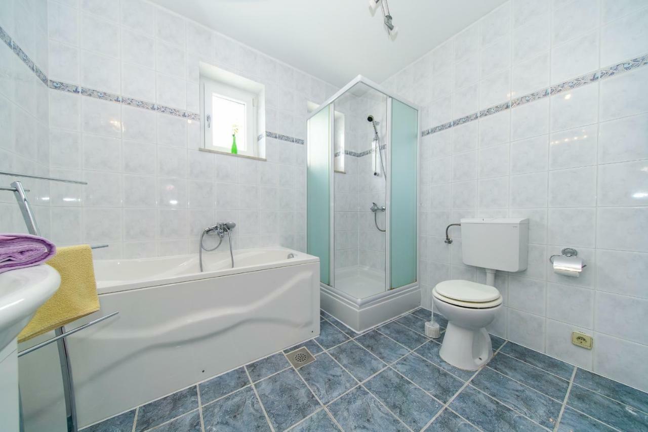 Apartments L&L Dugi Rat Εξωτερικό φωτογραφία