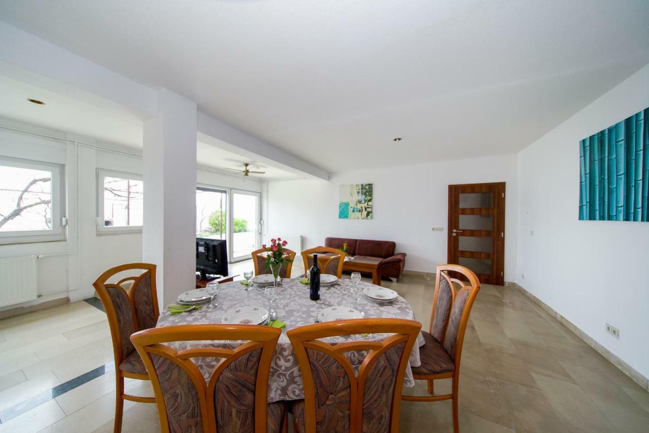 Apartments L&L Dugi Rat Εξωτερικό φωτογραφία
